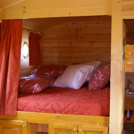 Holiday home Les Roulottes De La Ferme Chauvet