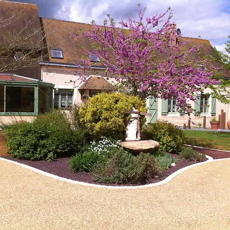 Holiday home Les Roulottes De La Ferme Chauvet Chantenay-Villedieu
